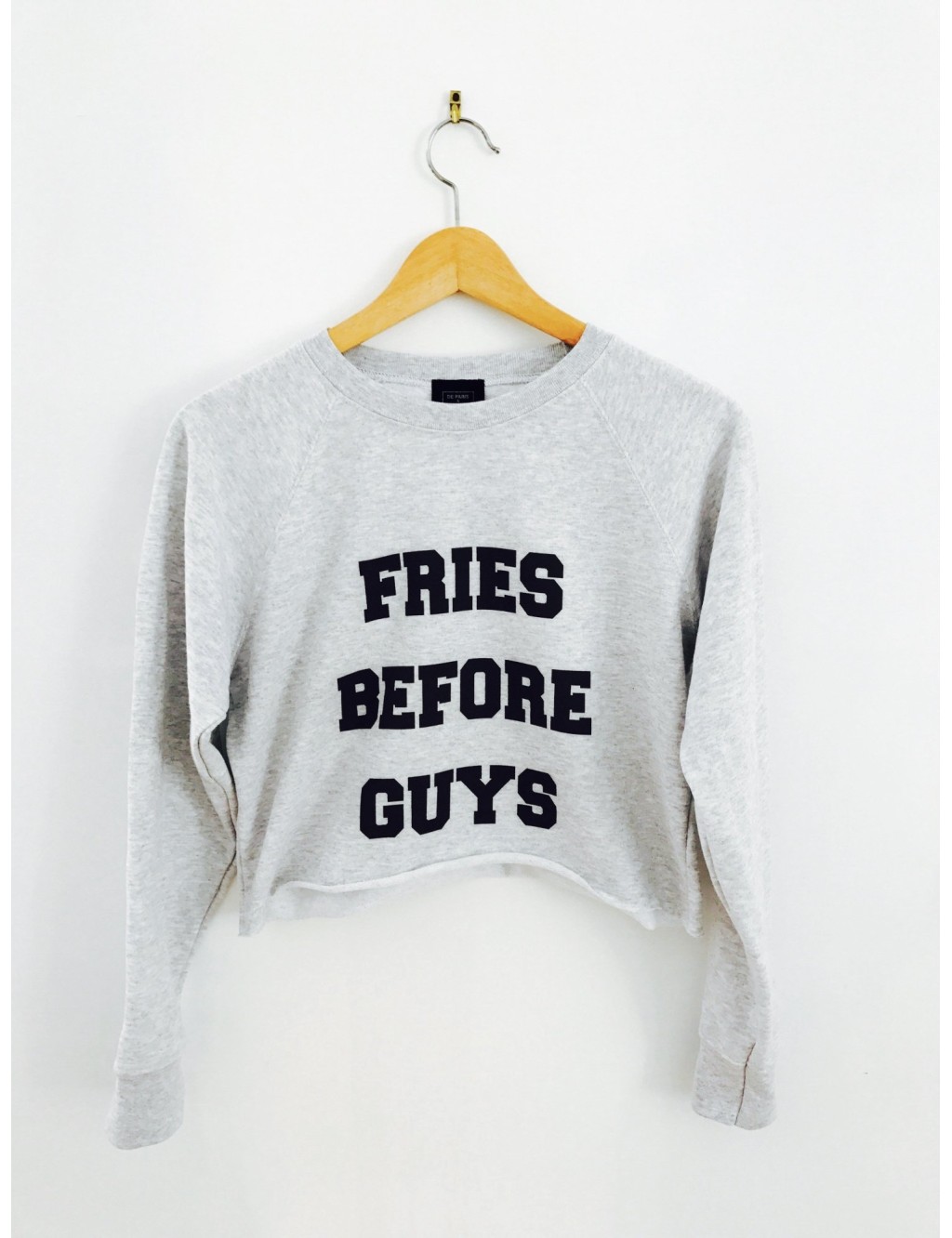 Crop Sweat FRIES BEFORE GUYS