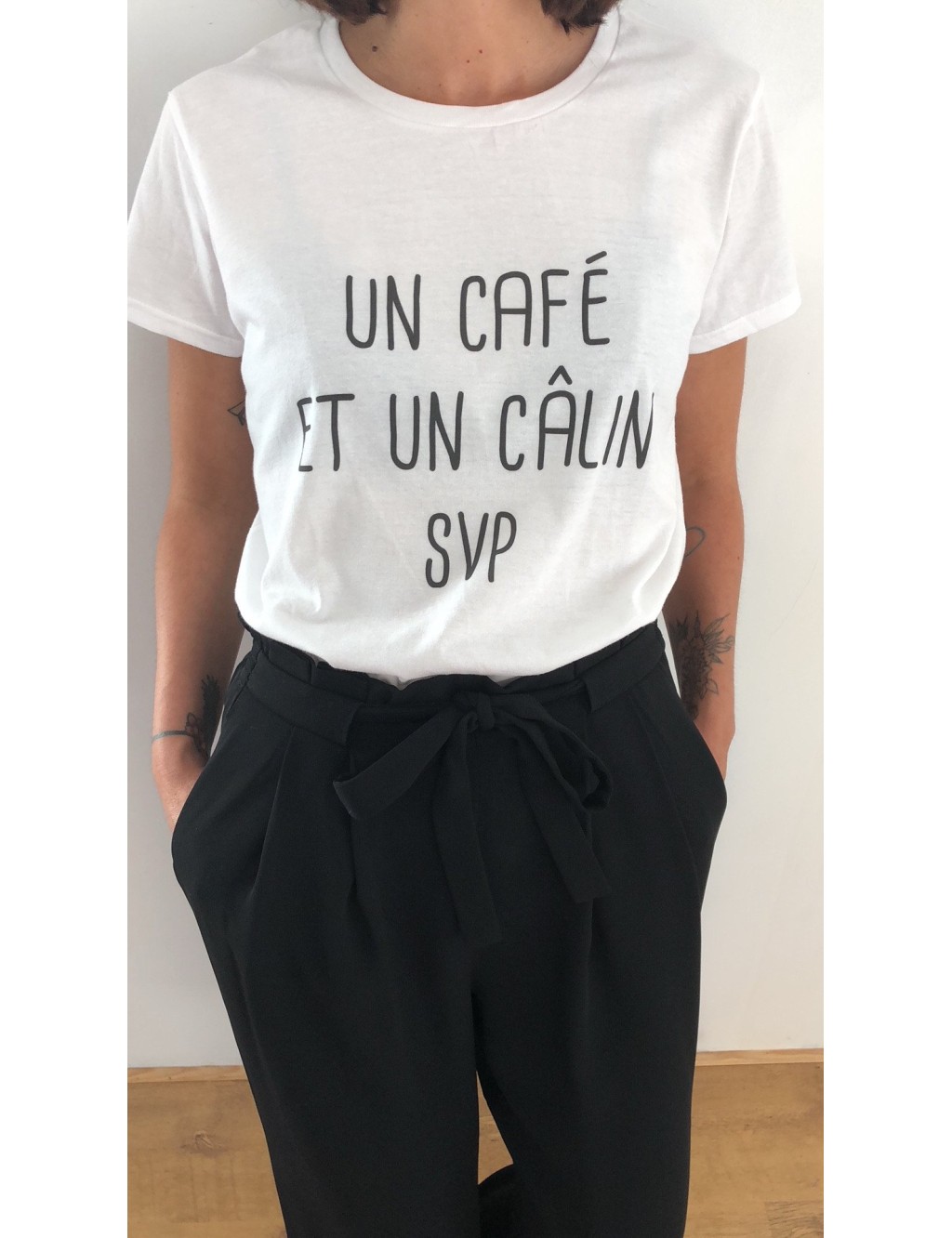 t-shirt femme un café et un câlin svp