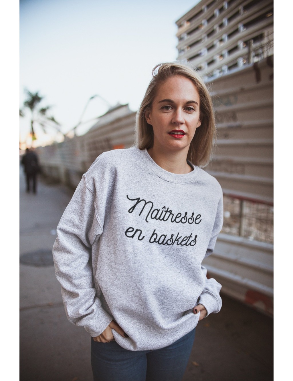 Sweat femme MAÎTRESSE EN BASKETS